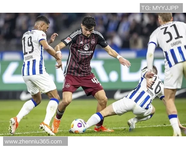 足球明星的独特技能揭秘：他们如何在赛场上展现惊人特技